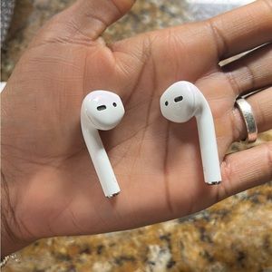 AirPods